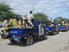 Muqdisho oo lagu qabtay 11 askari oo loo haysto in si sharci darro ah hub ugu dhex wateen Caasimadda