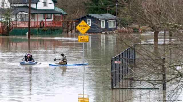 USA-daadad-gobalka-Washington-121225